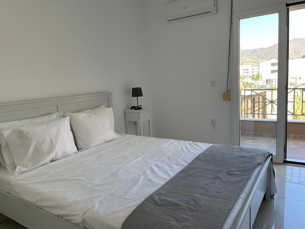 Locals Apartment Karpathos Exterior foto
